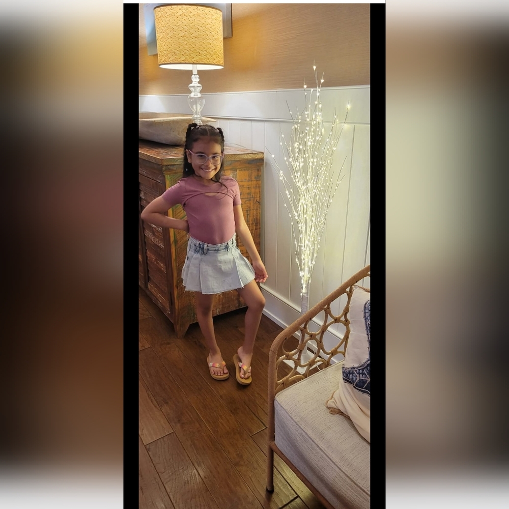 Little girl skirt size 6